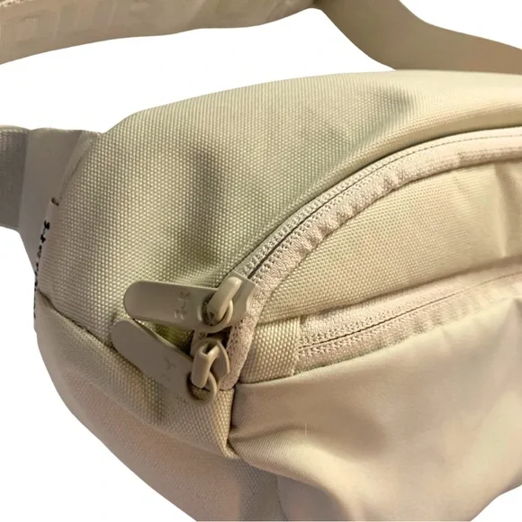 2/$30 Under Armor UA Flex Waist Bag Belt Khaki Crossbody Cream Beige Tan - Picture 6 of 11
